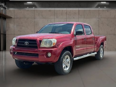 Used 2005 Toyota Tacoma PreRunner RWD image 2