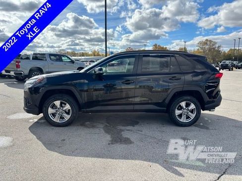 Used 2022 Toyota RAV4 XLE image 2