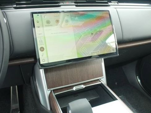 New 2026 Land Rover Range Rover SE image 16