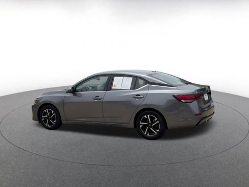 Used 2025 Nissan Sentra SV FWD image 10