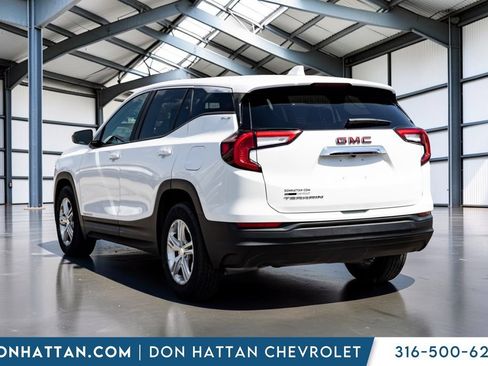 Used 2024 GMC Terrain SLE FWD image 22