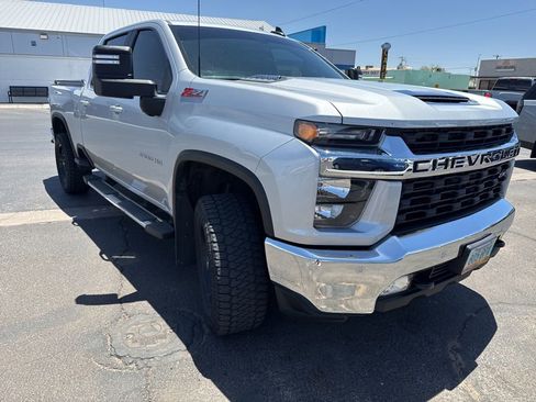 Used 2022 Chevrolet Silverado 2500 LT w/ All Star Edition AWD/4WD image 2
