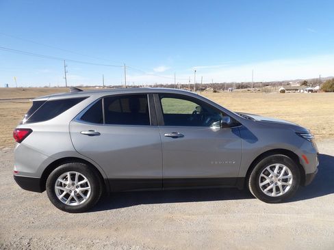 Used 2024 Chevrolet Equinox LT image 5