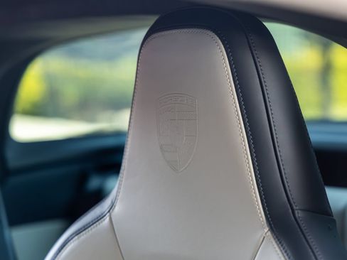 Certified 2025 Porsche 911 Targa 4 GTS AWD/4WD image 36