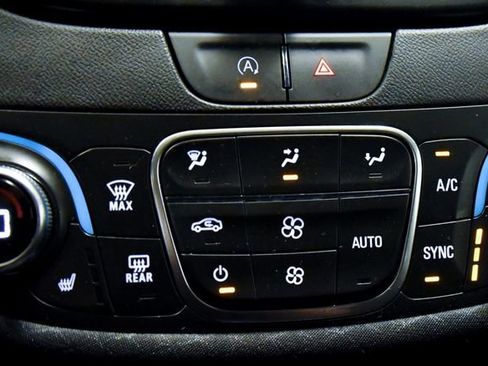 Used 2023 Chevrolet Malibu LT FWD image 22