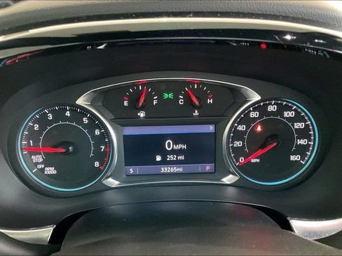 Used 2023 Chevrolet Traverse LT FWD image 10