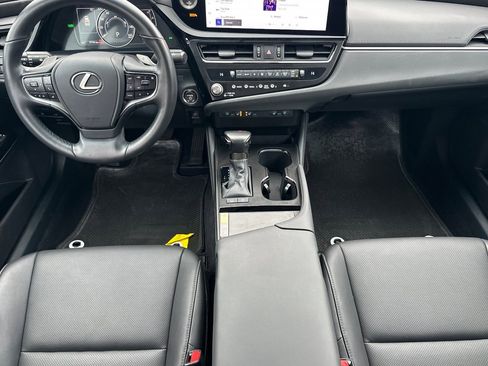 Certified 2025 Lexus ES 300h w/ Premium Package image 10