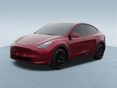 Used 2024 Tesla Model Y Long Range AWD/4WD image 3