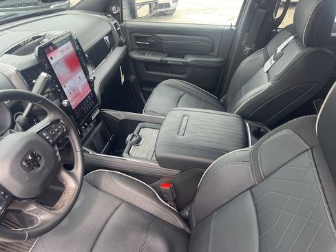 Used 2026 RAM 2500 Limited AWD/4WD image 11