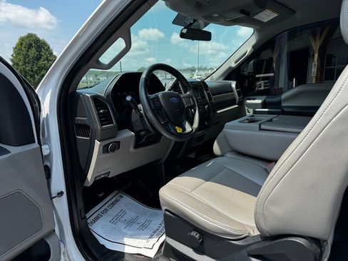 Used 2017 Ford F250 XL w/ Power Equipment Group image 20