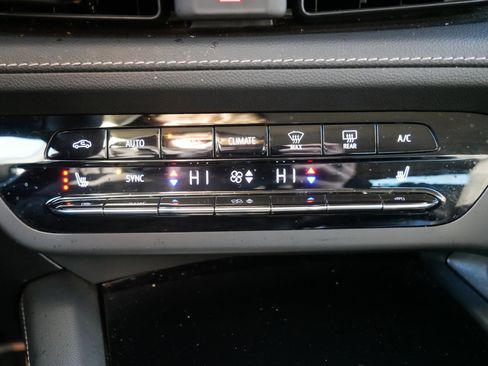 Used 2023 Buick Envision Preferred w/ Sport Touring Package AWD/4WD image 20
