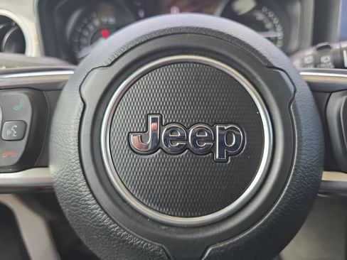 Used 2024 Jeep Wrangler Unlimited Sahara AWD/4WD image 5