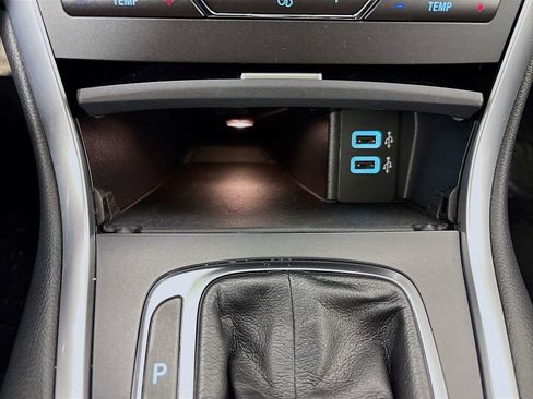 Used 2018 Ford Edge Titanium w/ Equipment Group 302A image 40