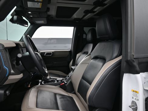Used 2024 Ford Bronco Wildtrak image 18