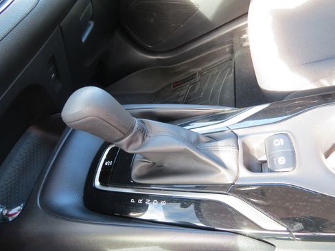 Used 2022 Toyota Corolla LE w/ LE Convenience Package image 20