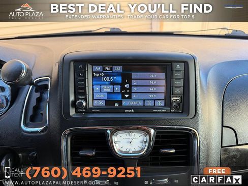 Used 2015 Chrysler Town & Country Touring FWD image 30