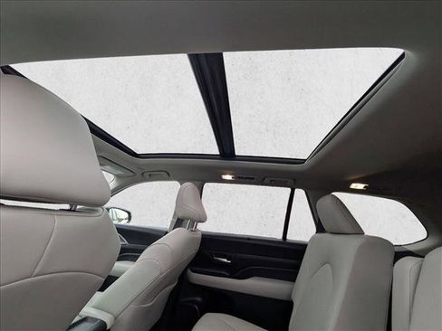 Certified 2025 Toyota Grand Highlander AWD image 20