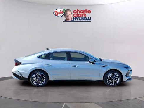 New 2026 Hyundai Sonata SEL FWD image 6