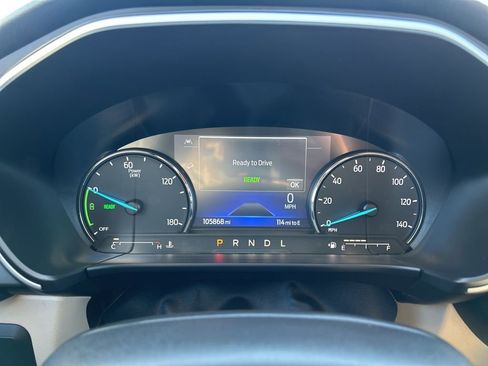 Used 2021 Ford Escape SE image 25