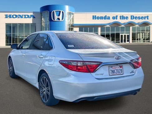 Used 2016 Toyota Camry SE FWD image 3