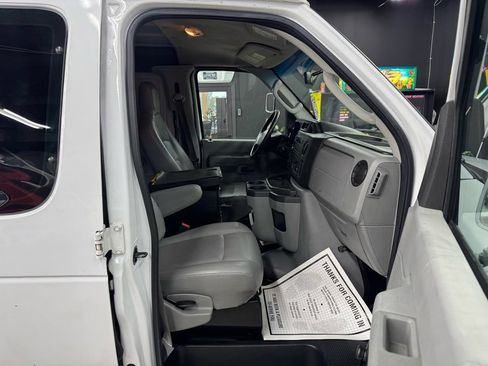 Used 2014 Ford E-350 and Econoline 350 Extended Super Duty RWD image 15