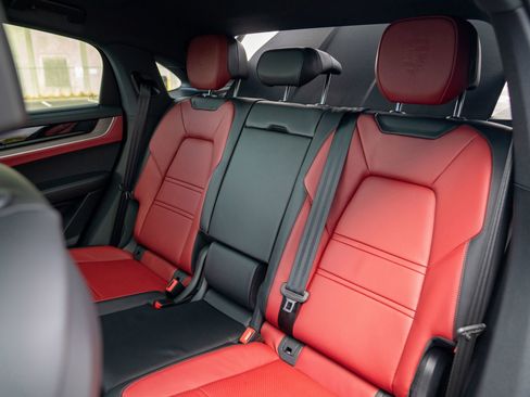 New 2026 Porsche Cayenne S image 24