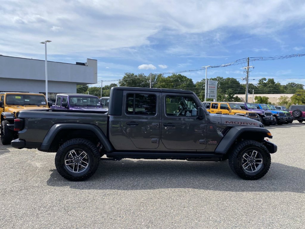 Certified 2026 Jeep Gladiator Mojave AWD/4WD image 2