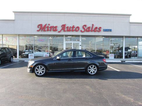 Used 2014 Mercedes-Benz C 300 4MATIC Sedan image 1