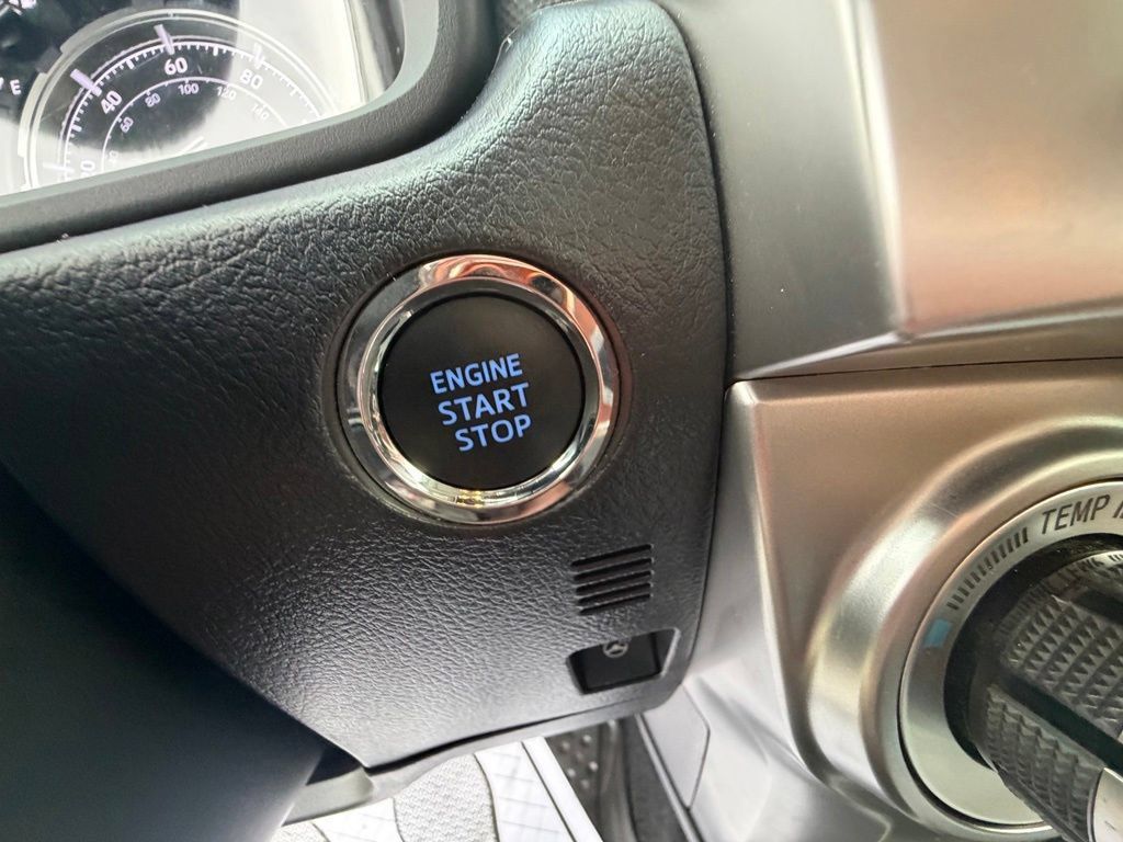 Used 2023 Toyota 4Runner Limited AWD/4WD image 33