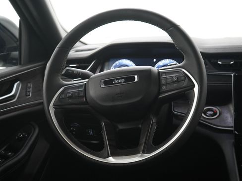 Used 2024 Jeep Grand Cherokee Limited w/ Luxury Tech Group II AWD/4WD image 17