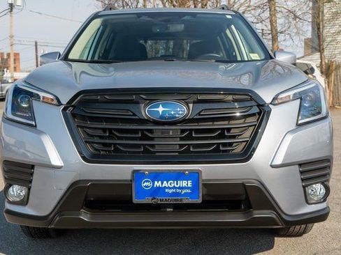 Used 2023 Subaru Forester Premium AWD/4WD image 3