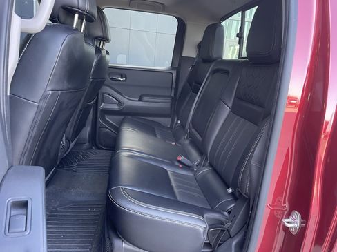 Certified 2024 Nissan Frontier SL image 17