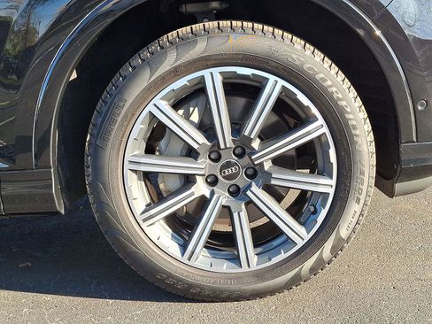 Used 2023 Audi Q7 Premium Plus w/ Premium Plus Package image 8