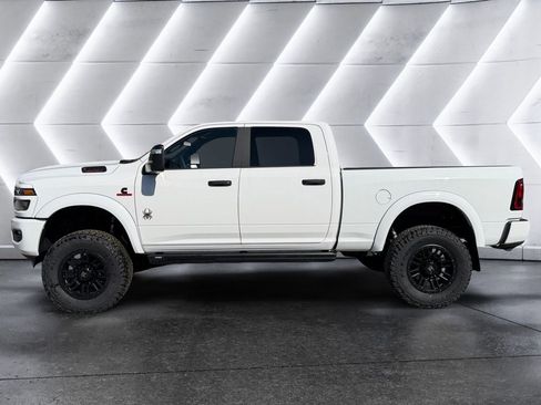 New 2025 RAM 2500 Big Horn AWD/4WD image 2