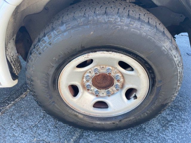 Used 2017 Chevrolet Express 2500 LS RWD image 15