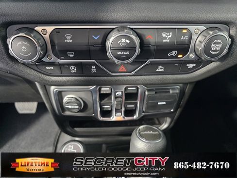 New 2025 Jeep Gladiator Sport image 23