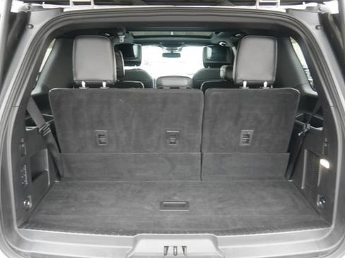 Used 2018 Ford Expedition Limited w/ Equipment Group 302A AWD/4WD image 12