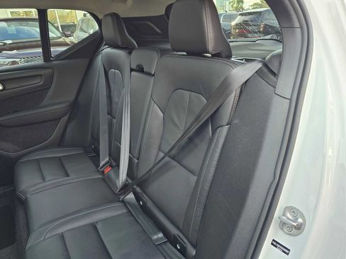 Certified 2025 Volvo XC40 B5 Plus image 17
