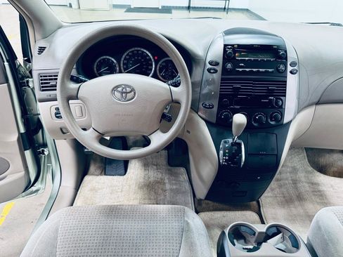 Used 2006 Toyota Sienna CE image 26