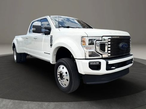 Used 2022 Ford F450 Platinum w/ FX4 Off-Road Package image 4