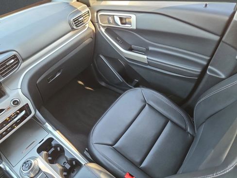 Used 2023 Ford Explorer XLT w/ Equipment Group 202A image 15