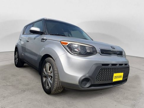 Used 2015 Kia Soul + FWD image 6