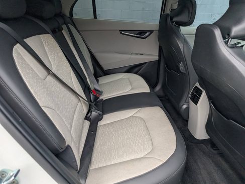 Used 2023 Kia Niro Wave w/ Wave Preserve Package FWD image 9