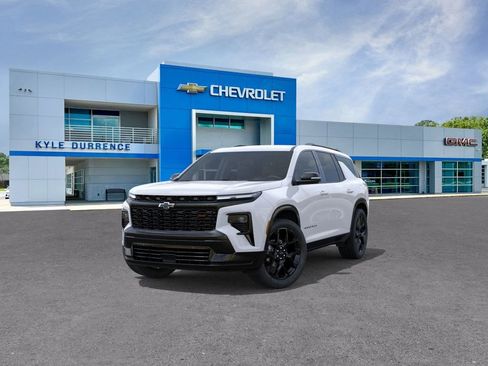 New 2026 Chevrolet Traverse RS w/ LPO, Floor Liner Package FWD image 16