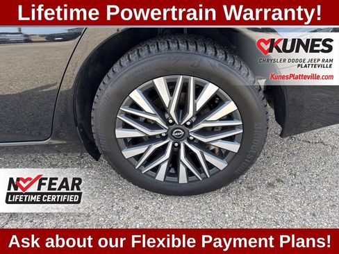 Used 2024 Nissan Altima 2.5 SV AWD/4WD image 16