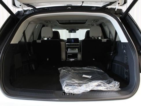 New 2026 Lincoln Aviator Reserve AWD/4WD image 59