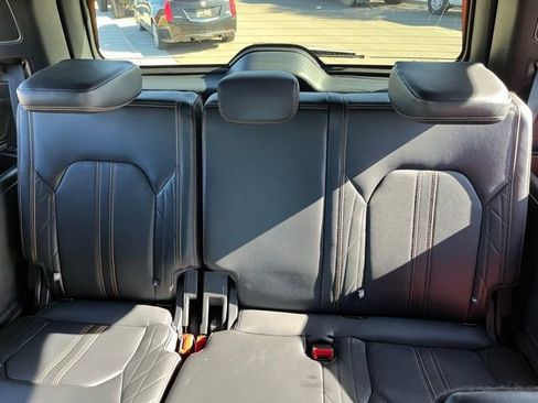 Used 2024 Ford Expedition Platinum AWD/4WD image 21