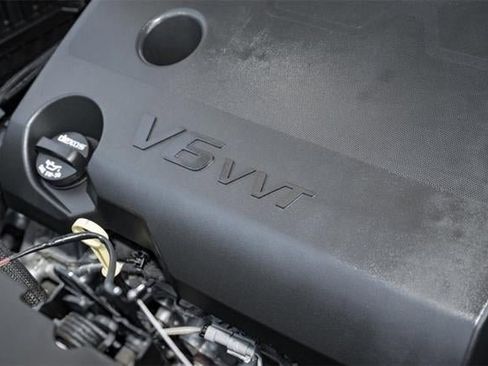 Used 2023 Buick Enclave Essence w/ LPO, Touring Package image 15