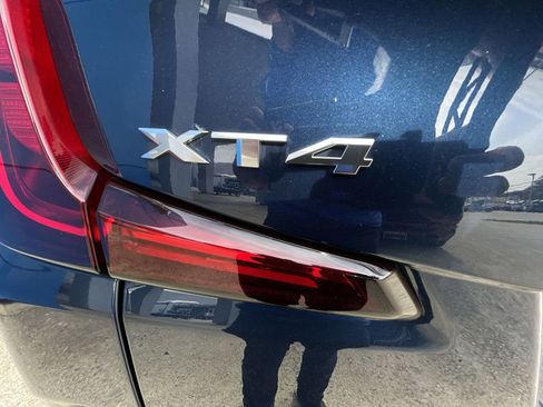 Used 2020 Cadillac XT4 Premium Luxury w/ Technology Package FWD image 32