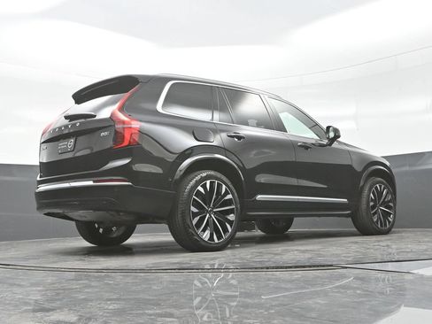Used 2025 Volvo XC90 B5 Ultra AWD/4WD image 27
